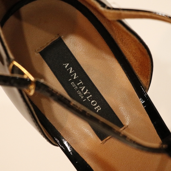 Ann Taylor Strappy Peep Toe Pumps size 9 - Picture 3 of 7